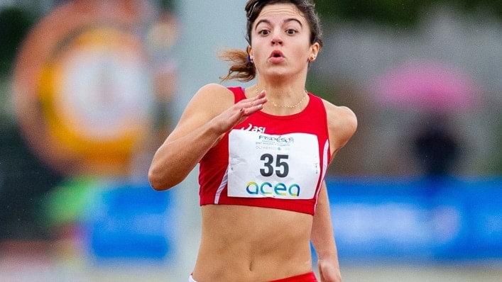 Ambra Sabatini durante il salto in lungo
