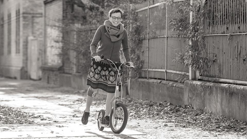 Alexandra in bicicletta con L100 Go